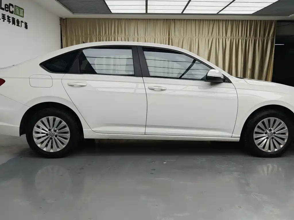 Volkswagen Lavida — миниатюра 7