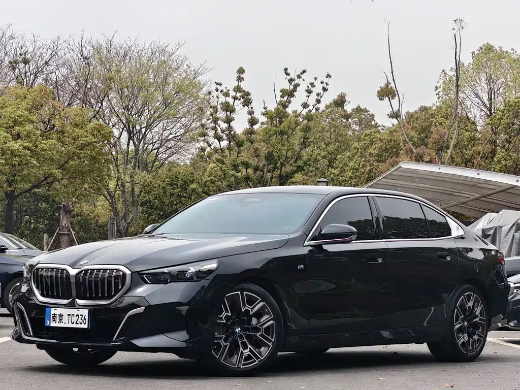 BMW 5 Series 2025