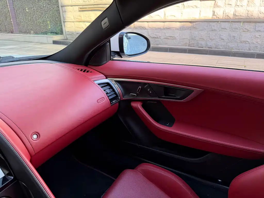 Jaguar F-TYPE — миниатюра 17