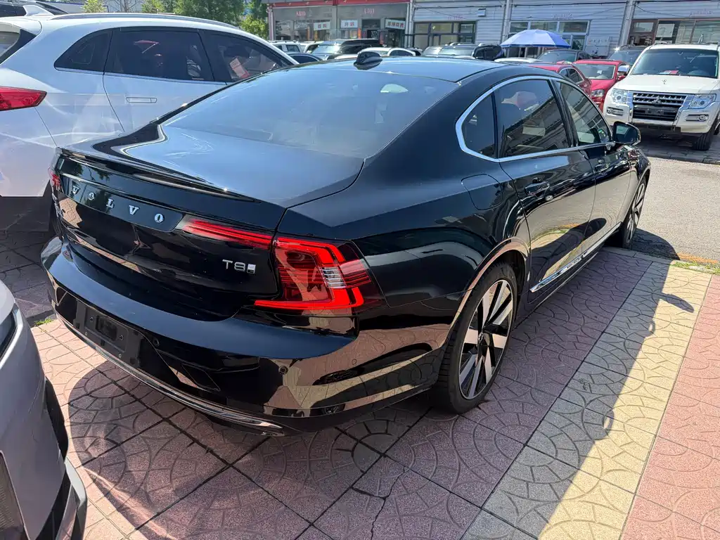 Volvo S90 2025 Luxury