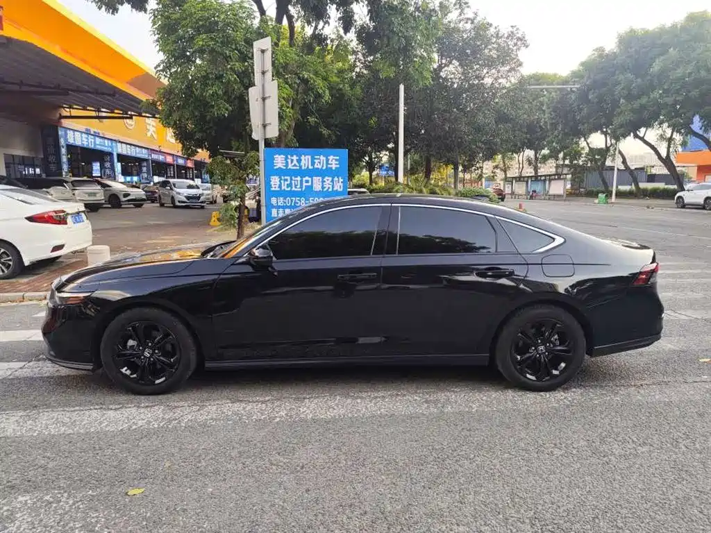 Honda Accord — миниатюра 7