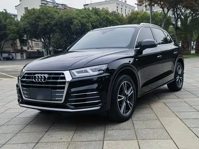 AUDI Q5L 2021