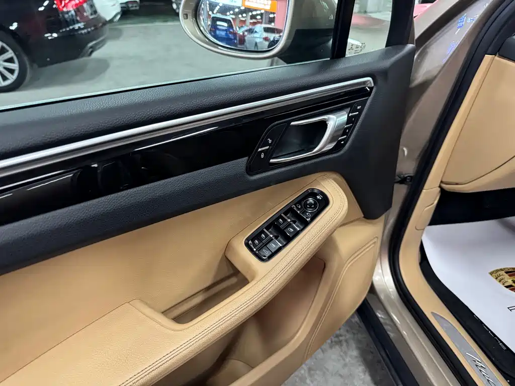 Porsche Macan — миниатюра 9