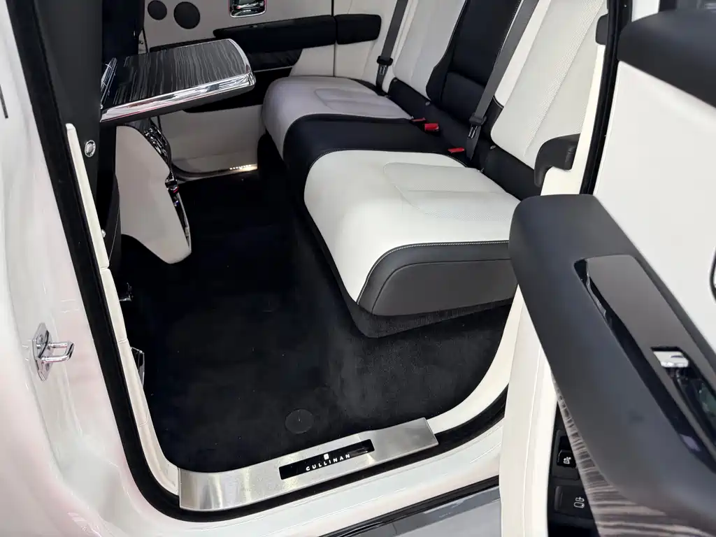 Rolls-Royce Cullinan 2026 6.7T AT