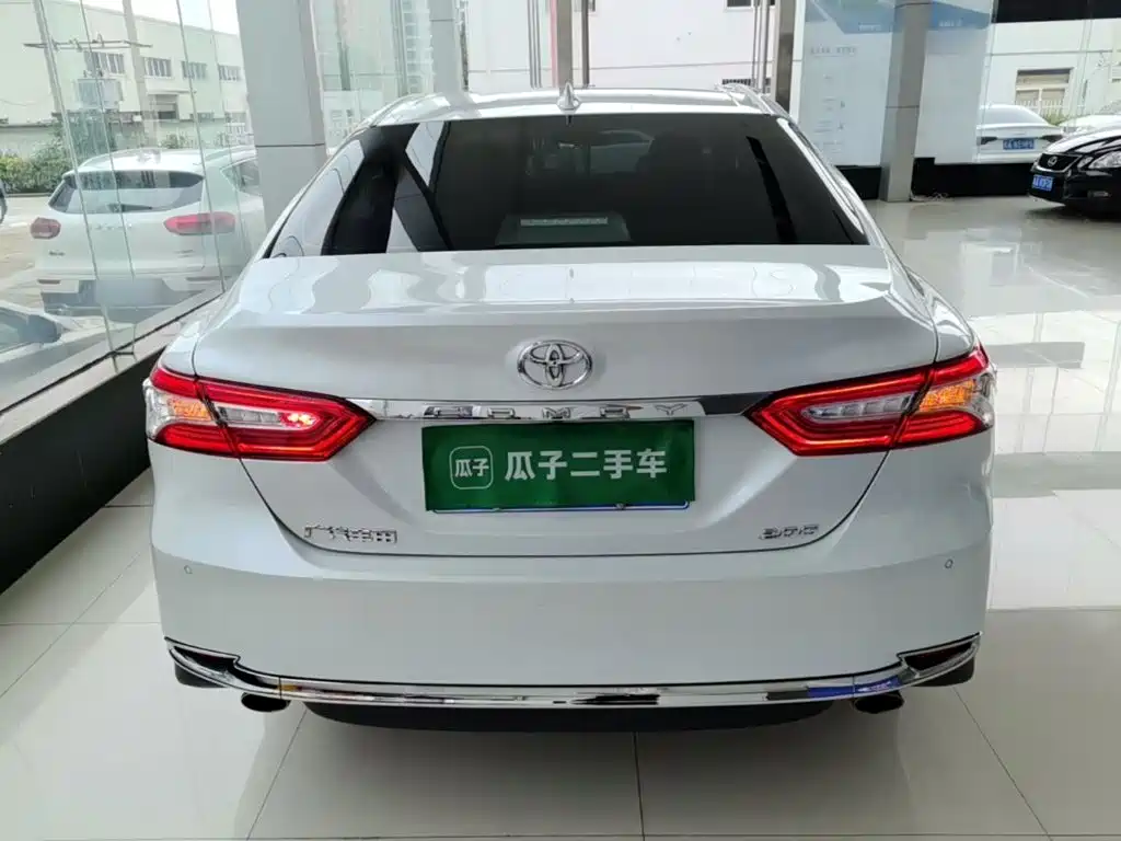 Toyota Camry — миниатюра 6
