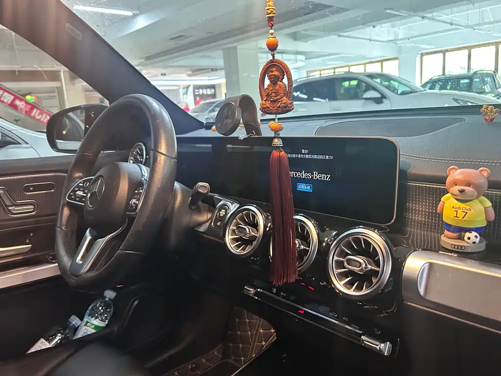 Mercedes-Benz GLB — миниатюра 10