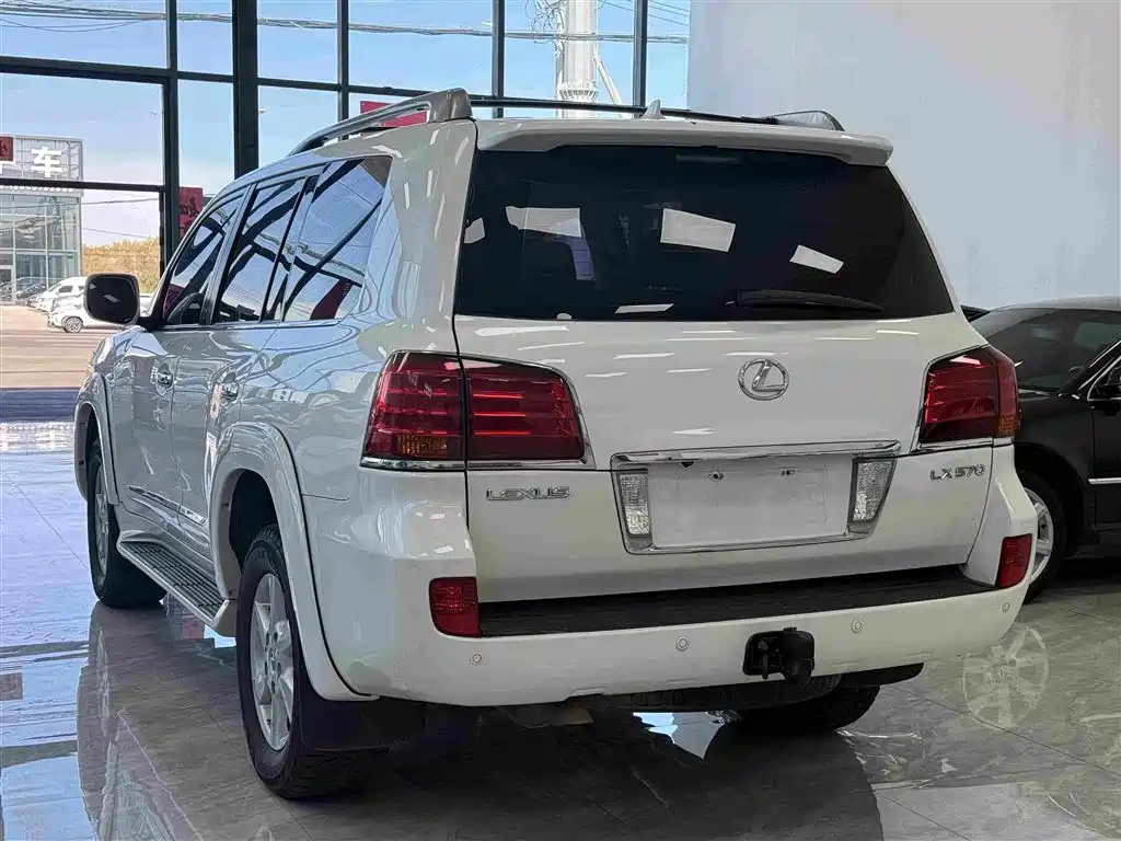 Lexus LX — миниатюра 7