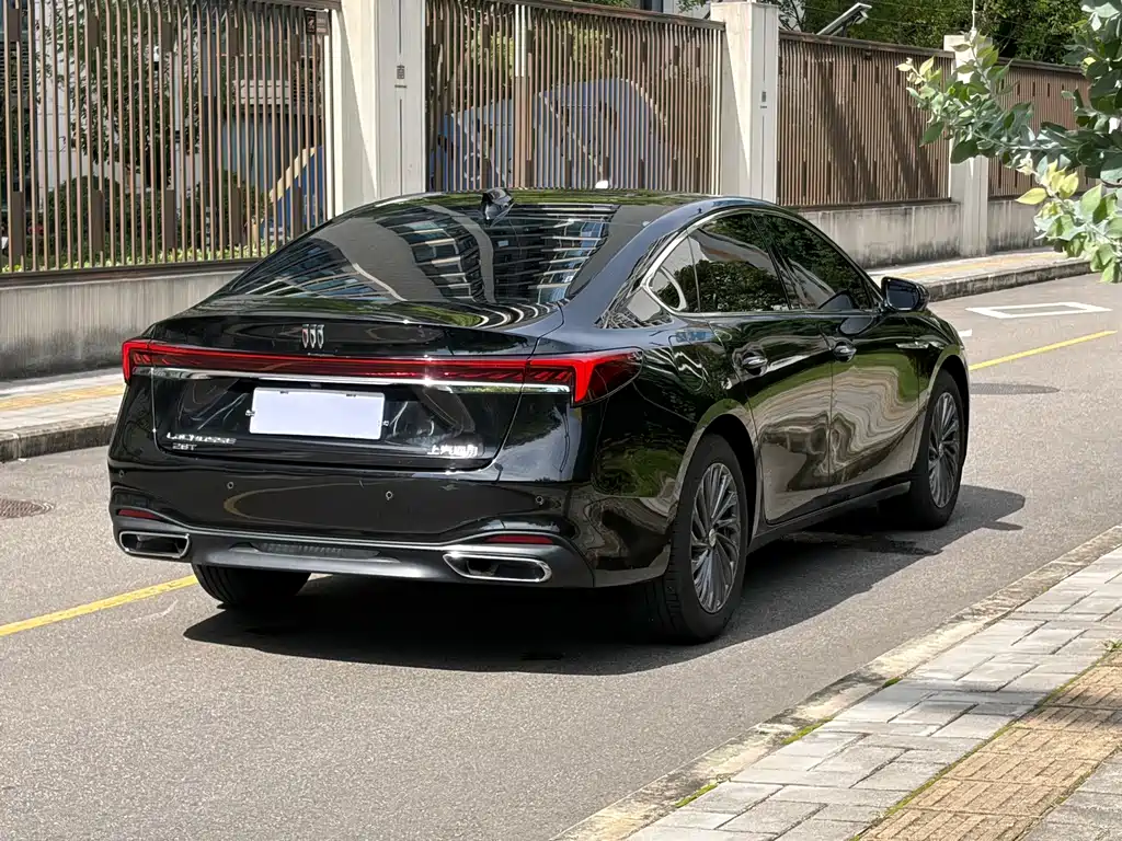 Buick LaCrosse — миниатюра 7