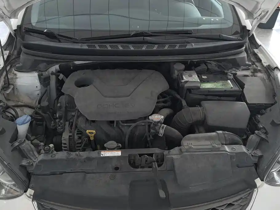 Hyundai Elantra Langdong — миниатюра 10