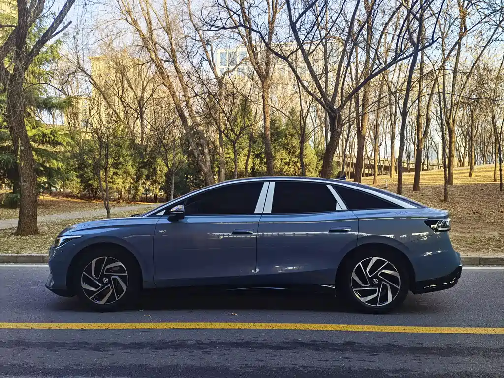 VOLKSWAGEN ID.7 VIZZION