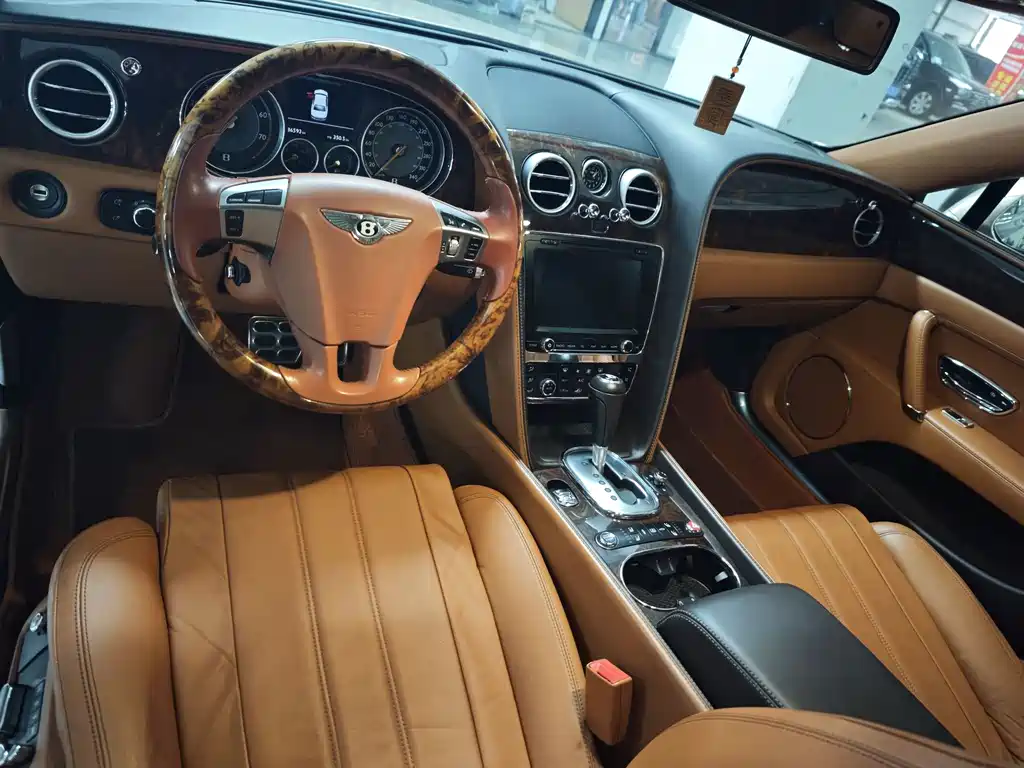 Bentley Flying Spur — миниатюра 8