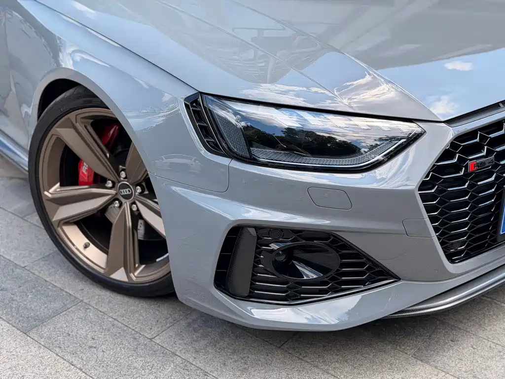 Audi RS 4 — миниатюра 10