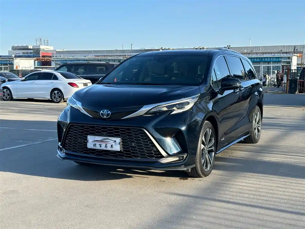 Toyota Granvia 2023