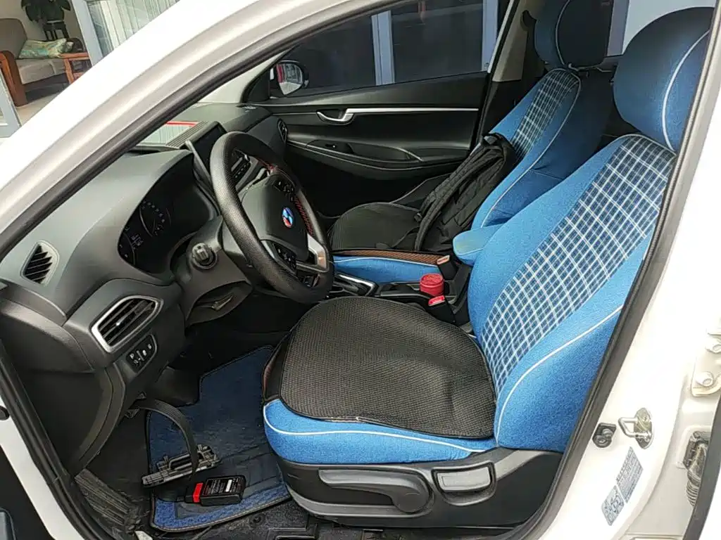 Hyundai Elantra — миниатюра 15