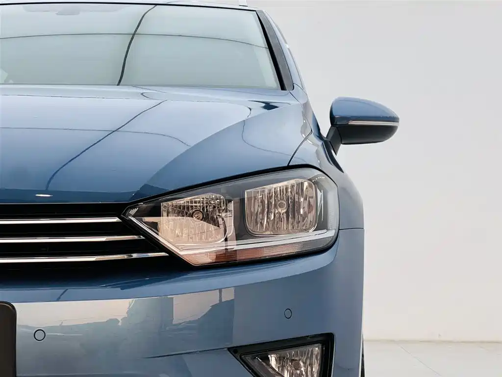 VOLKSWAGEN GOLF*JIAYU