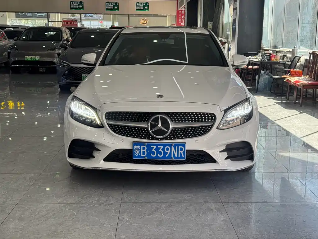 Mercedes-Benz C-Class — миниатюра 2