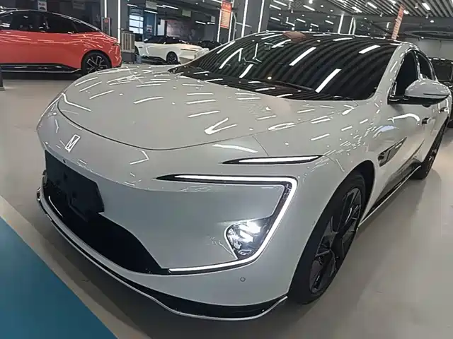 2025 Avatr 12