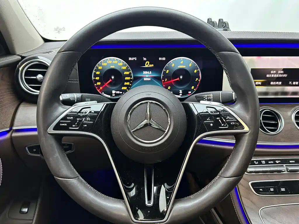 Mercedes-Benz E-Class — миниатюра 13