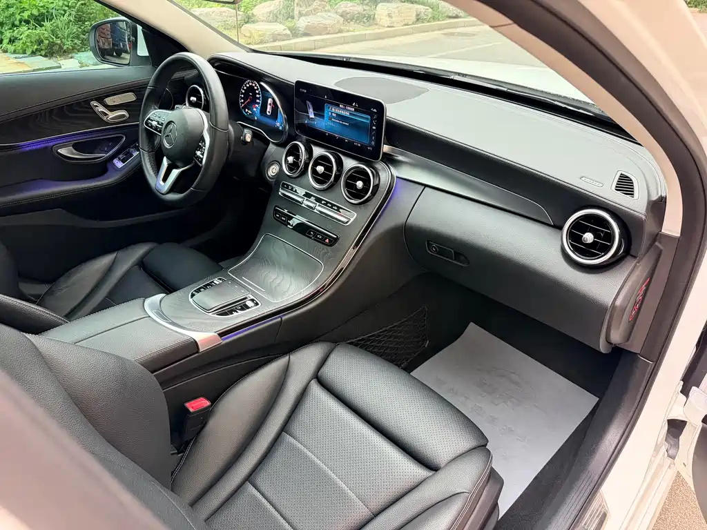 Mercedes-Benz C-Class — миниатюра 8