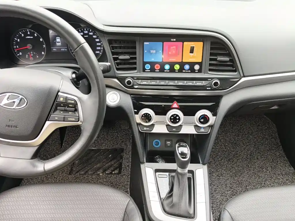 Hyundai Elantra — миниатюра 13