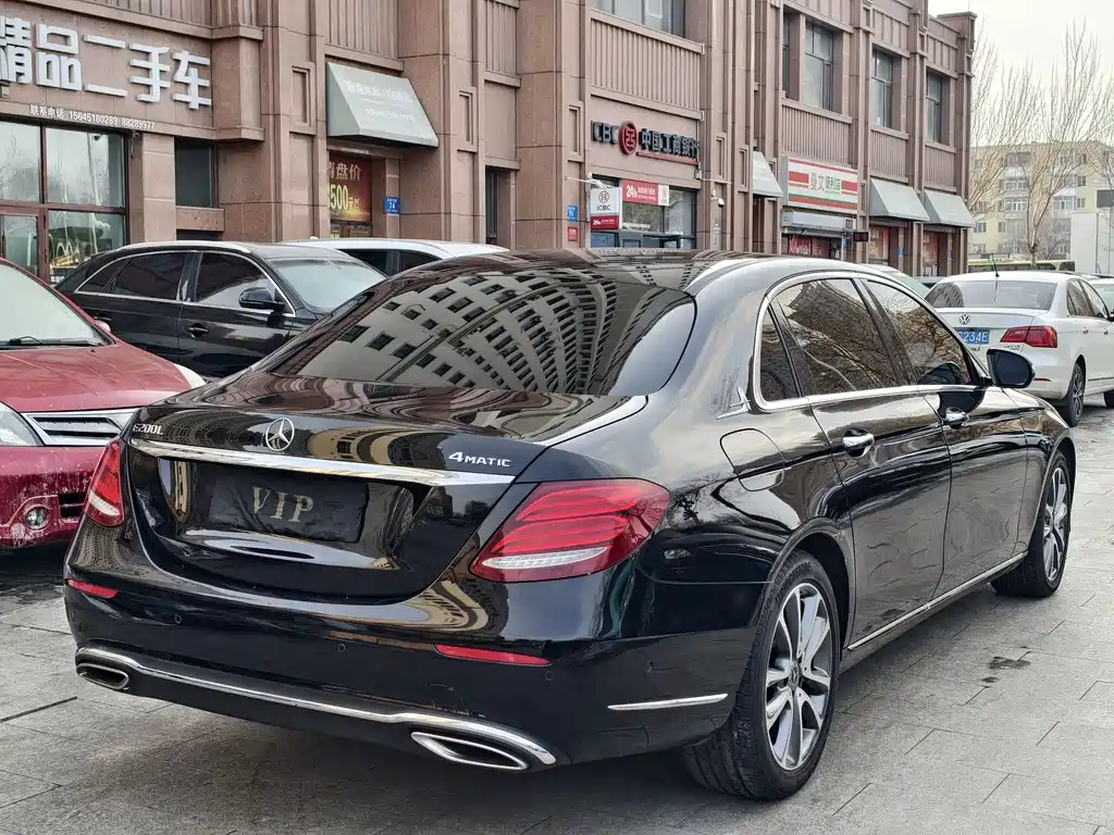 MERCEDES-BENZ E CLASS