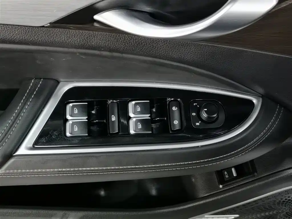 Geely Borui Hybrid — миниатюра 9