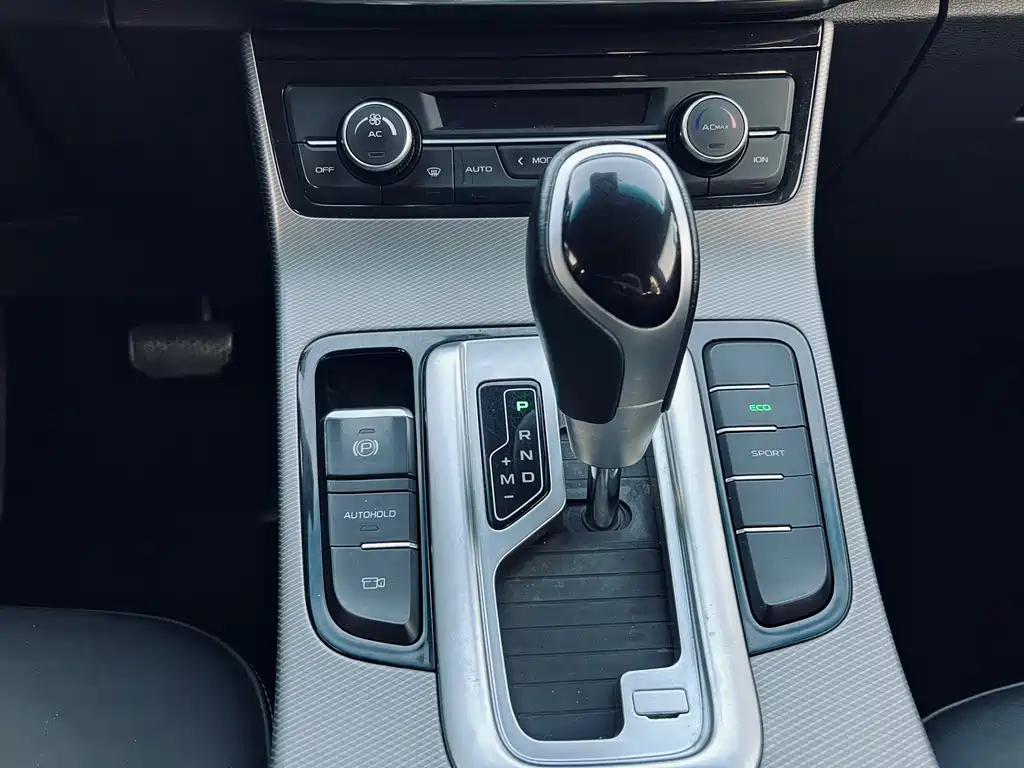 GEELY AUTOMOBILE EMGRAND GL