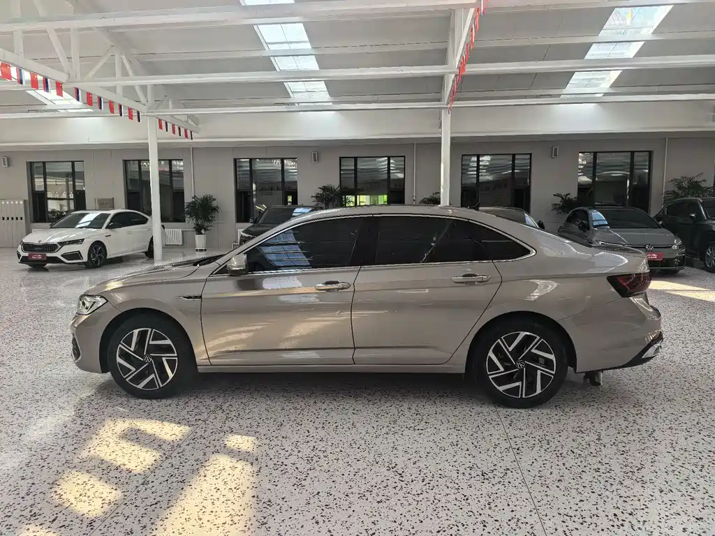 Volkswagen Sagitar 2023 280TSI DSG Plus