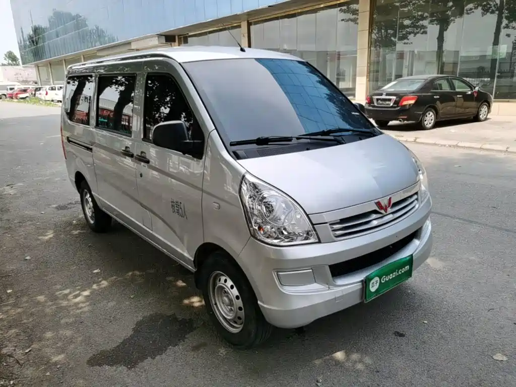 Wuling RongguangS S 2023 1.5L 5/7 мест