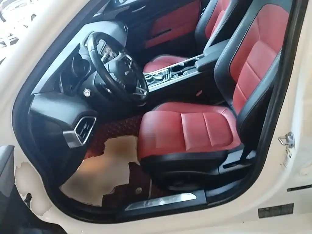 Jaguar XE — миниатюра 15