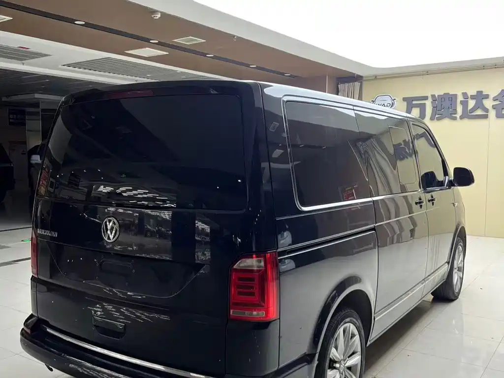 Volkswagen Multivan — миниатюра 8