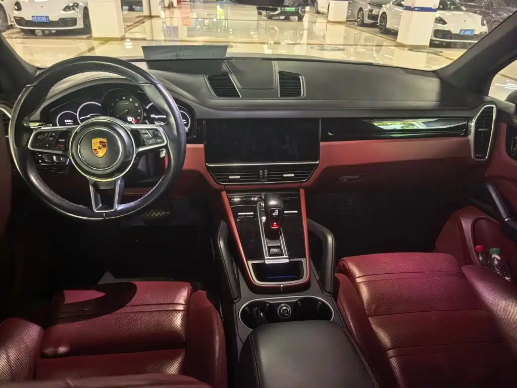 Porsche Cayenne — миниатюра 8