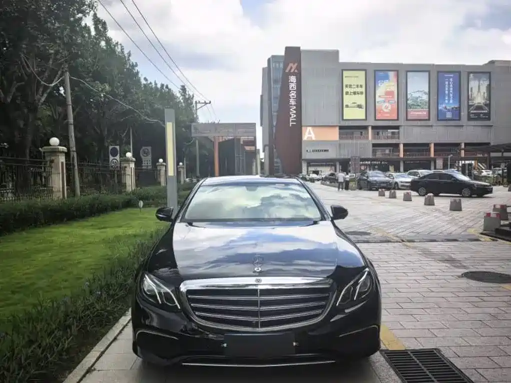 Mercedes-Benz E-Class — миниатюра 2