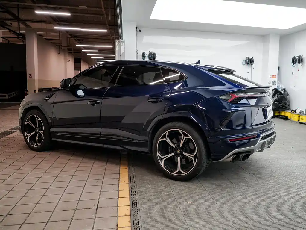 Lamborghini Urus - фото 4