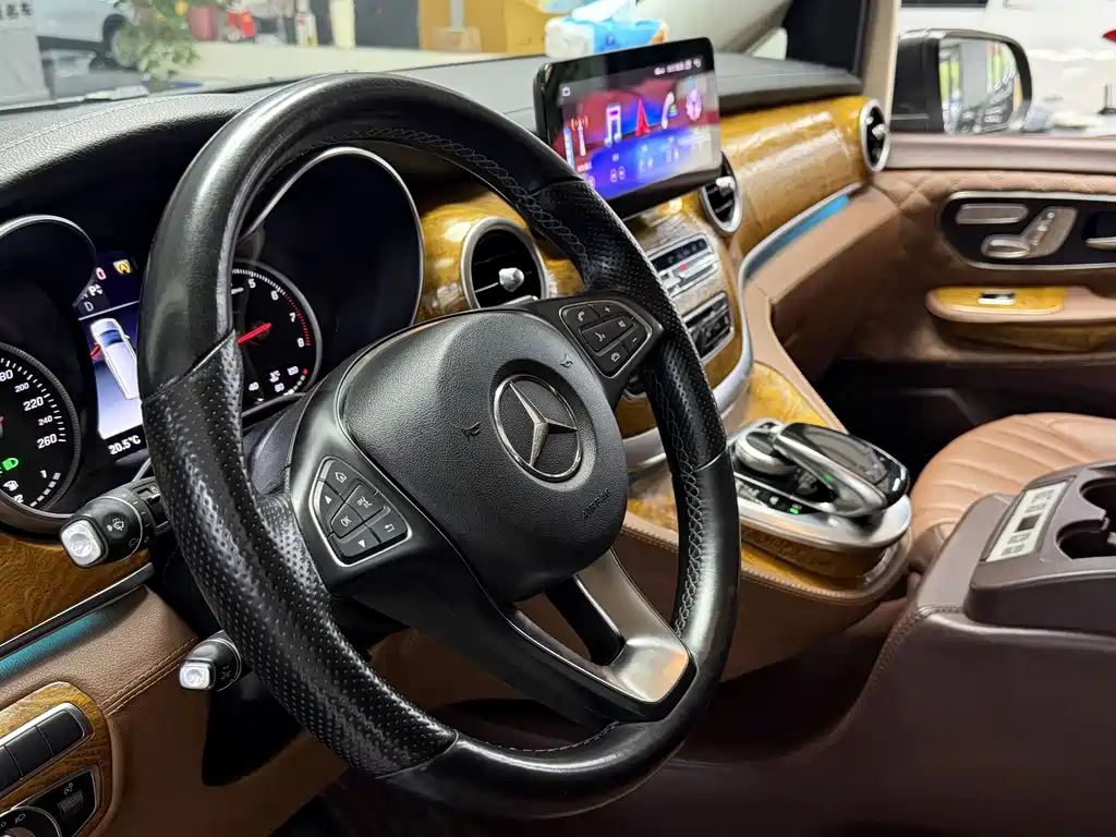Mercedes-Benz V-Class V 2018 V 260 L Luxury Long Wheelbase VI