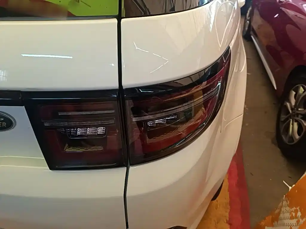 Land Rover Discovery Sport Hybrid — миниатюра 8