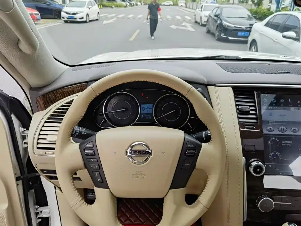 Nissan Patrol — миниатюра 16