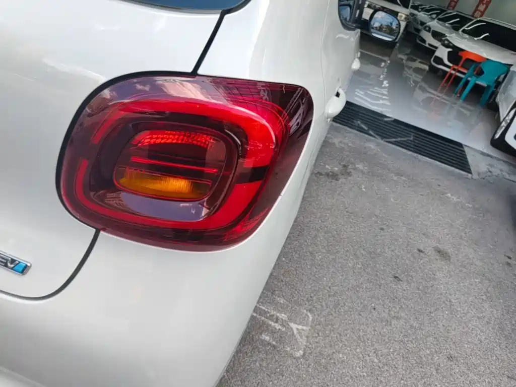 Wuling MINIEV — миниатюра 8