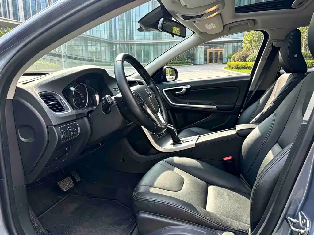 Volvo S60 — миниатюра 4