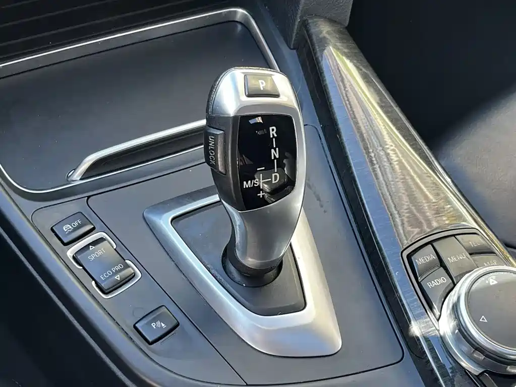 BMW 3 Series — миниатюра 21