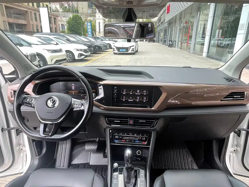 Volkswagen Tharu — миниатюра 6