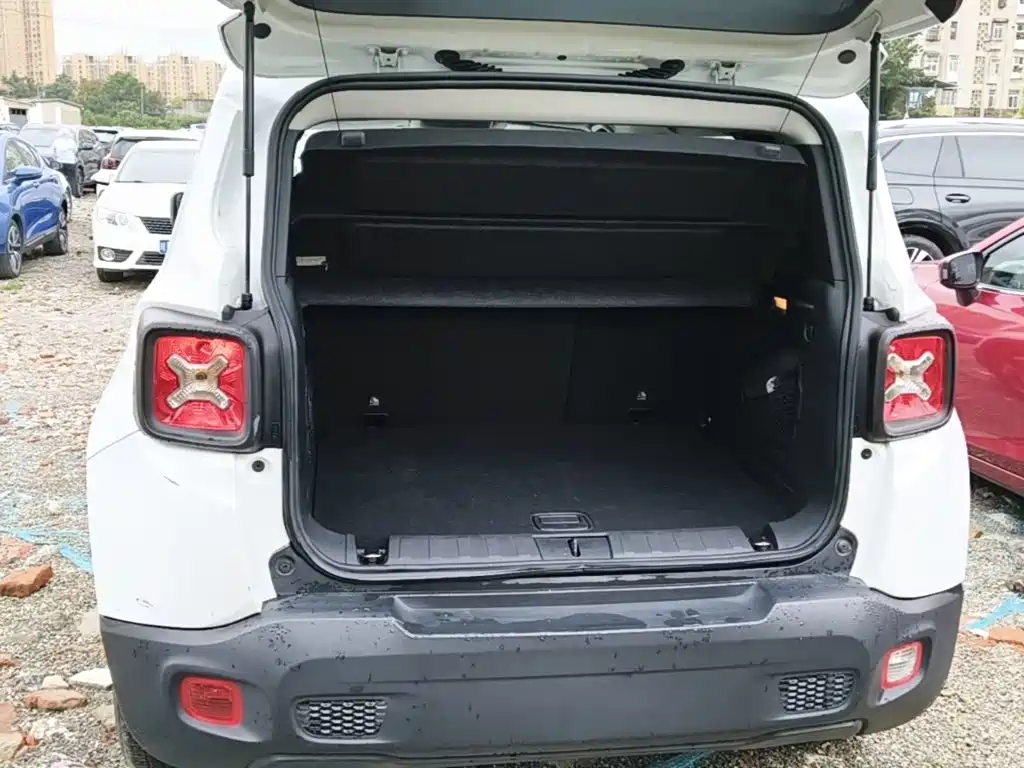 Jeep Renegade — миниатюра 19