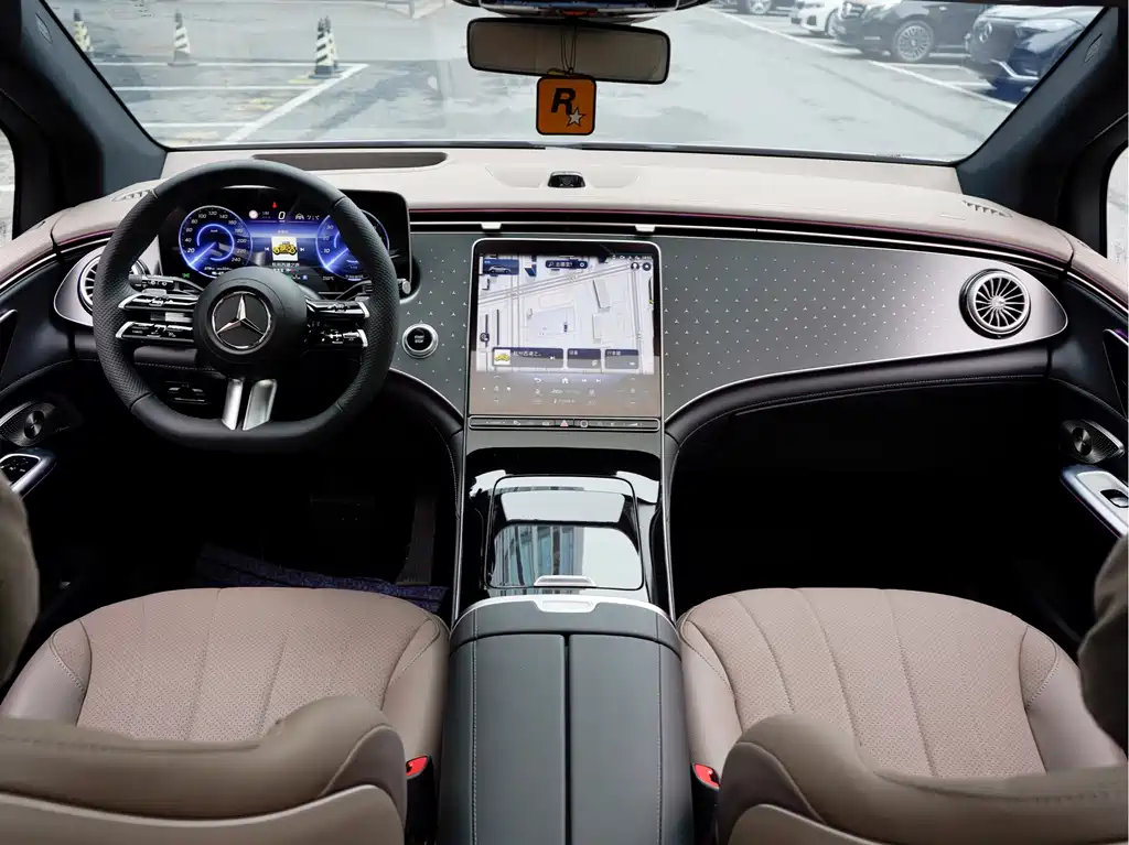 Mercedes-Benz EQE SUV — миниатюра 13