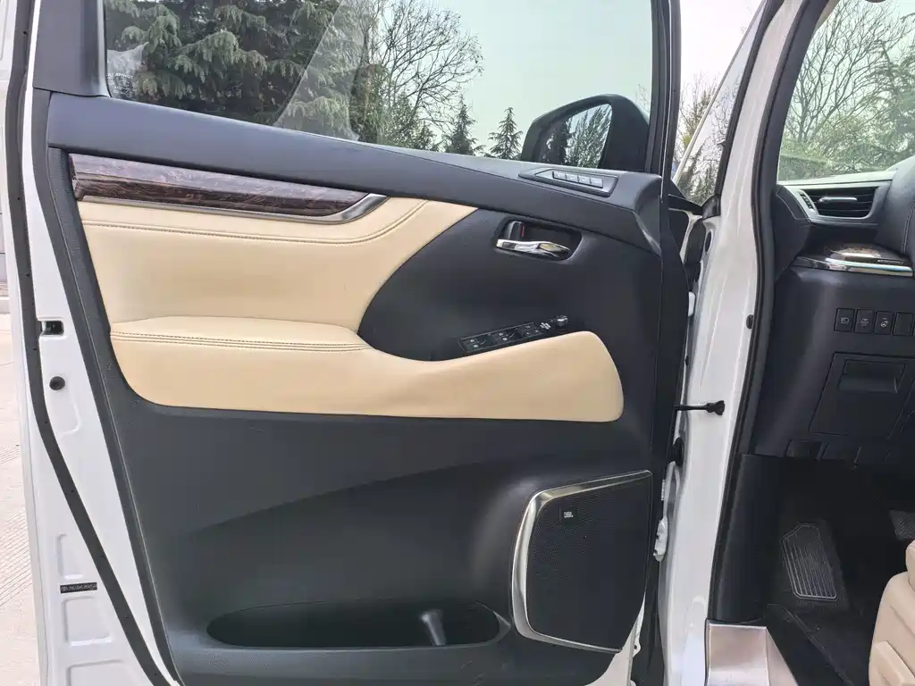 Toyota Alphard 2018 3.5L Luxury