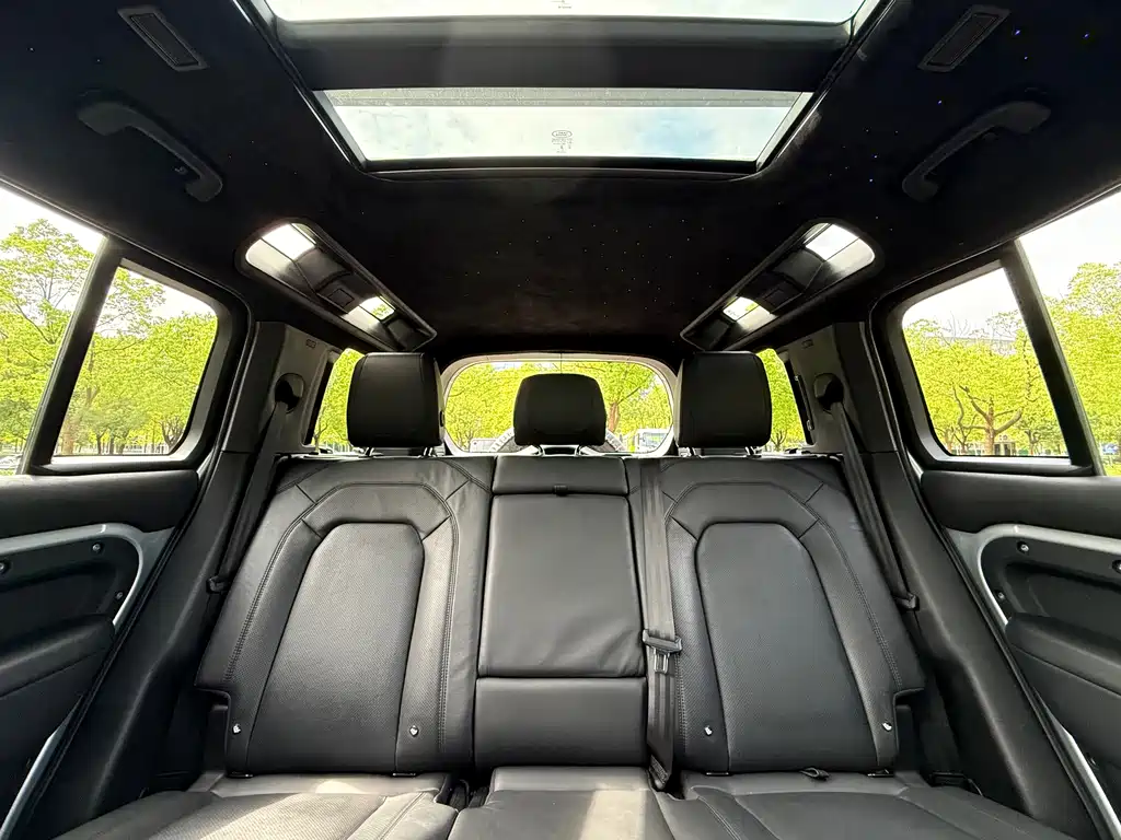 Land Rover Defender — миниатюра 16
