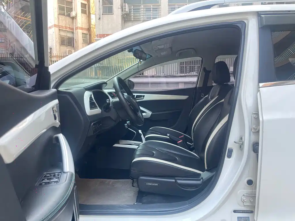 JAC Цзян Вэй EV6S — миниатюра 11