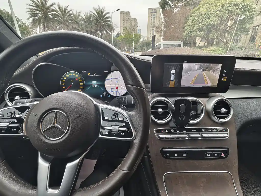 MERCEDES-BENZ GLC