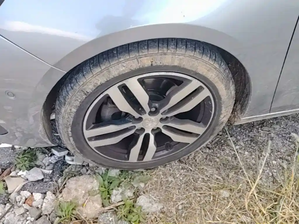 Peugeot 308 — миниатюра 23
