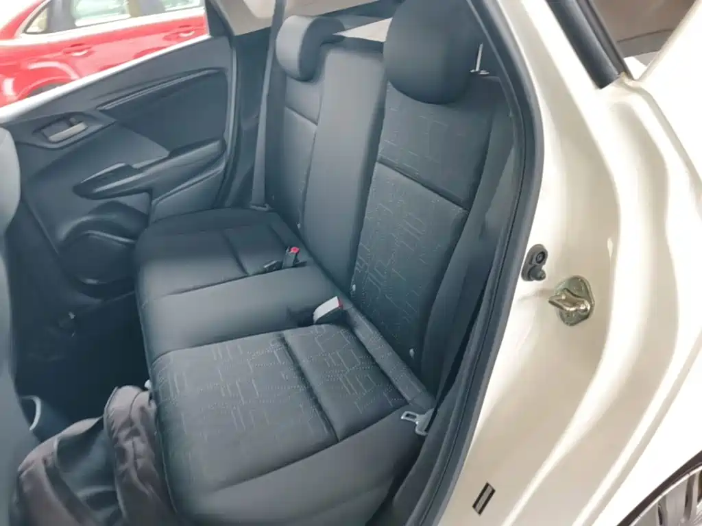 Honda Fit — миниатюра 17