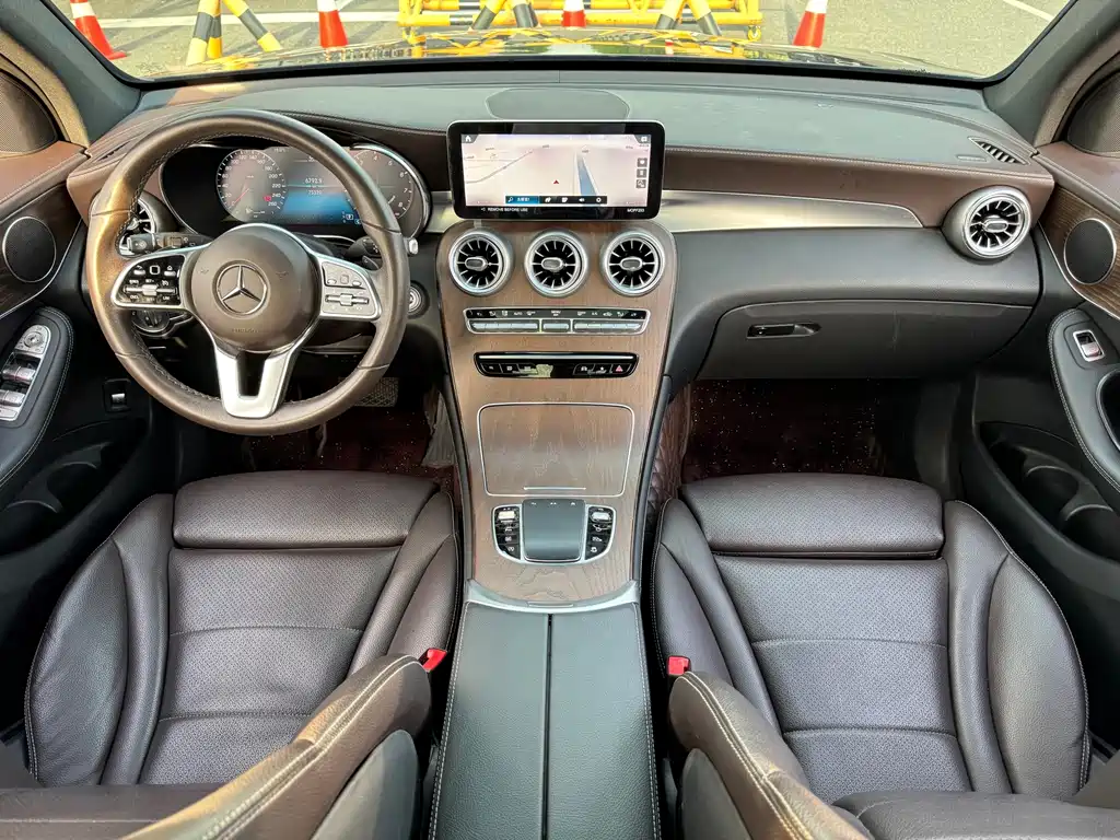 Mercedes-Benz GLC 2021 — фото 19